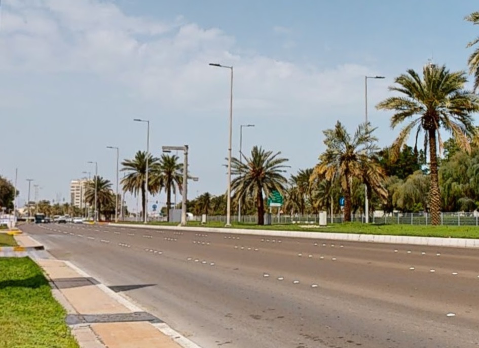 صورة توضح منطقة العريق مع معالمها السكنية وخدماتها الحيوية التي تعكس نمط الحياة في عجمان.